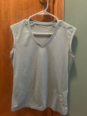 ALO Yoga Light Blue V-Neck Sleeveless Tank